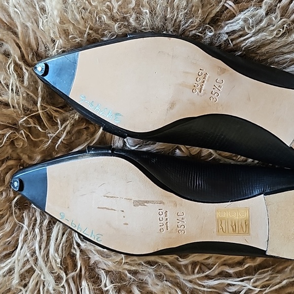 GUCCI black leather slip-on loafer brass buckle pointed 35 1/2 C excellent shoes - Picture 7 of 16